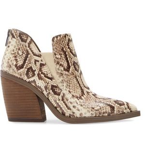 Vince Camuto Gradina Block Heel Bootie.  Size 9.